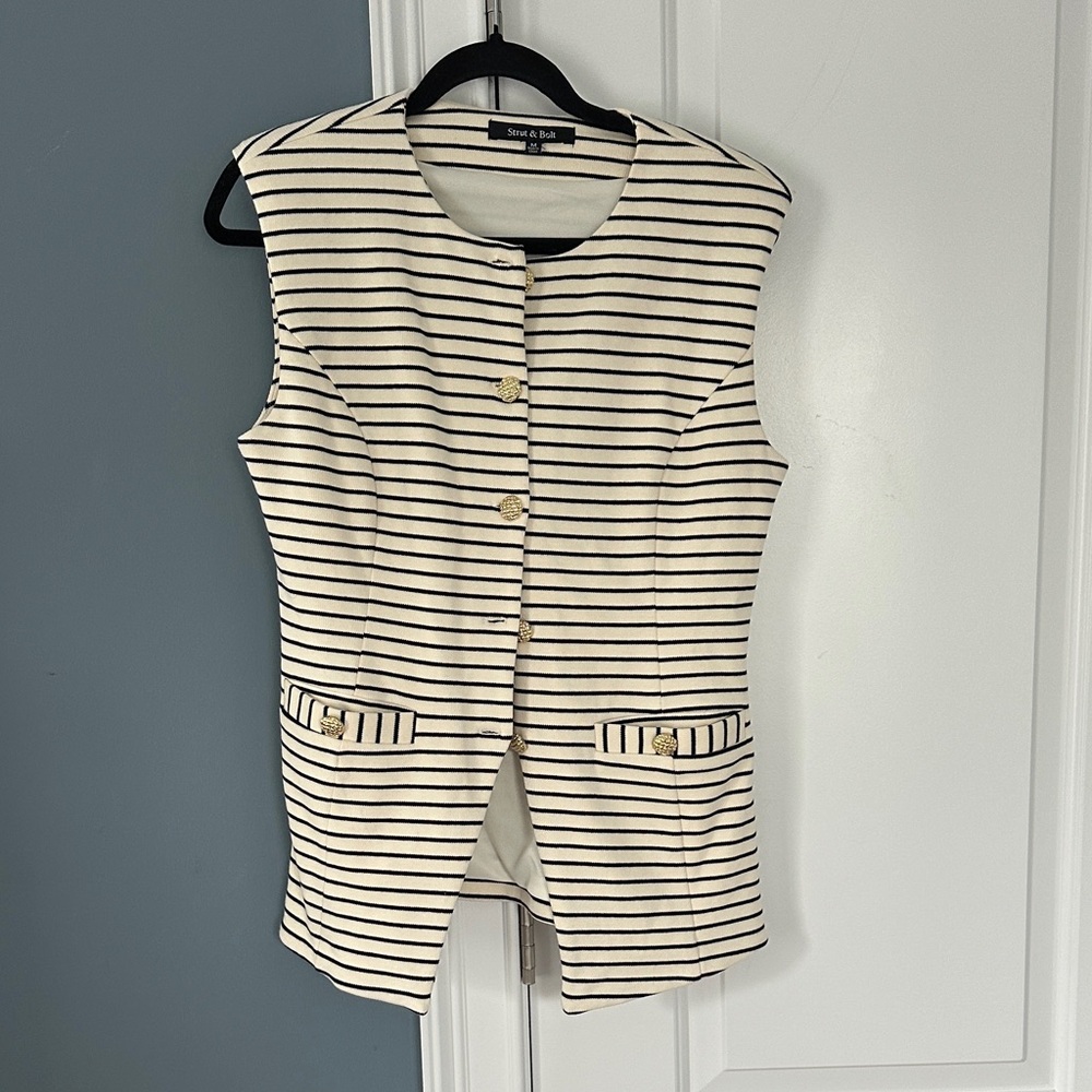 Boutique Striped Sleeveless Vest in Ivory and Black